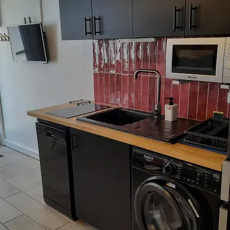 Marius, 3 Ch, Parking, Tram Croix D'argent Au Pied, Sleep-in-montpellier *